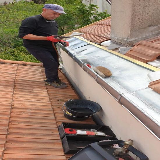 Pose de gouttière à Le Plessis-Trévise dans le Val de Marne dans le (94) et en Ile de France